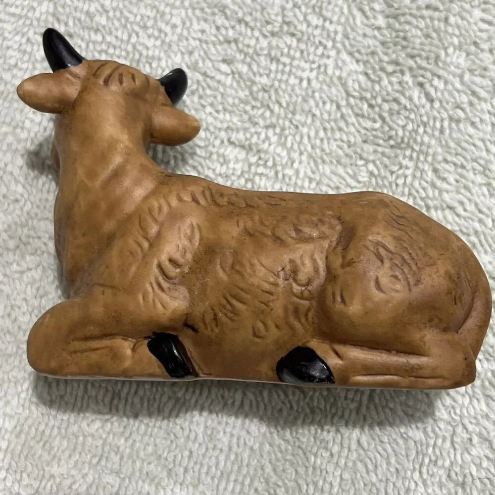 Vintage Unidentified Porcelain COW SHEEP Nativity Replacement Pieces Porcelain